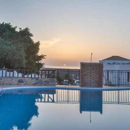 Driades Luxury Aparthotel *