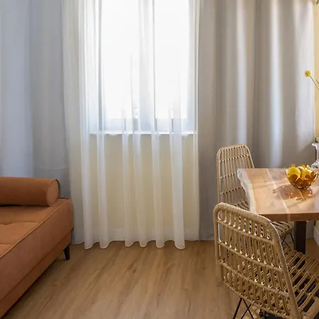 Driades Luxury By Estia Aparthotel 3*