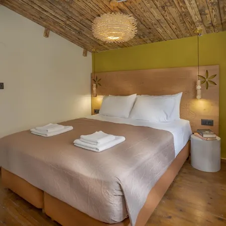 Driades Luxury By Estia Aparthotel 3*