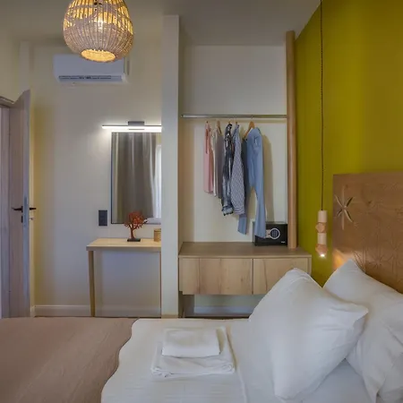 Apartahotel Driades Luxury By Estia 3*