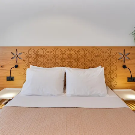 Driades Luxury By Estia Aparthotel 3*