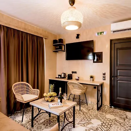 Lägenhetshotell Driades Luxury By Estia 3*